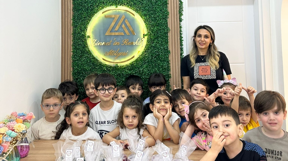Sevgi Çiçekleri Kulüp Sınıfımızın Zinnet'in Renkli Atölyesi Etkinliği